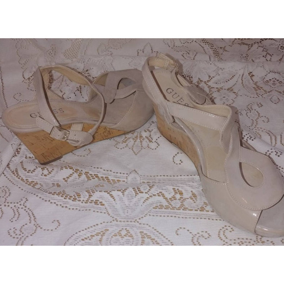 Guess WGPreslie Peep Toe Cork Wedge Sandals Sz. 8.5 - Picture 4 of 6